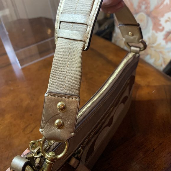 Coach Purse - Picture 4 of 6